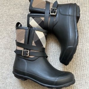 Girls Burberry Boots